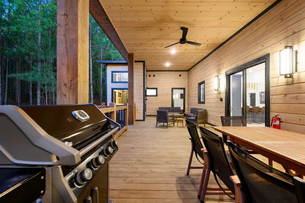 Deck 1 at The Compound — photo 10