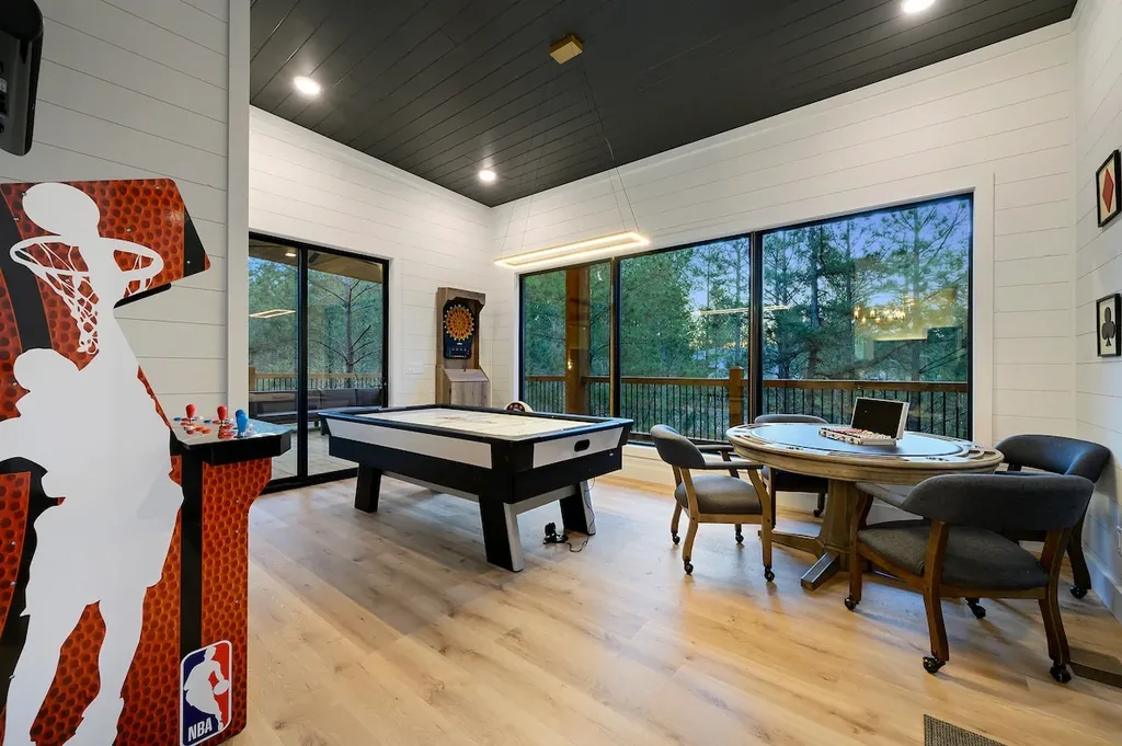 Living Room at The Arcadia in Broken Bow (view 10)