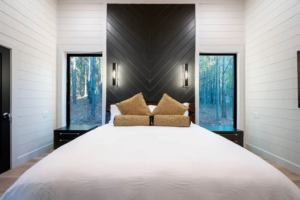 Bedroom 1 at The Arcadia in Broken Bow (view 2)