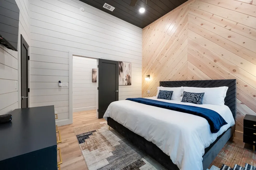 Bedroom 2 at The Arcadia in Broken Bow (view 2)
