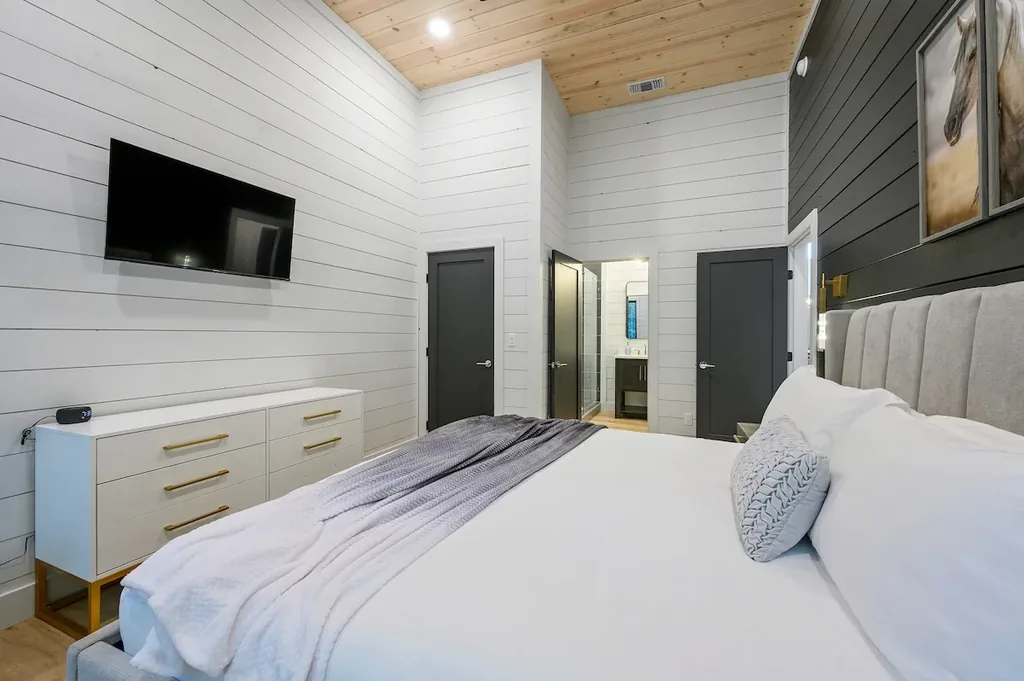 Bedroom 4 at The Arcadia in Broken Bow (view 4)