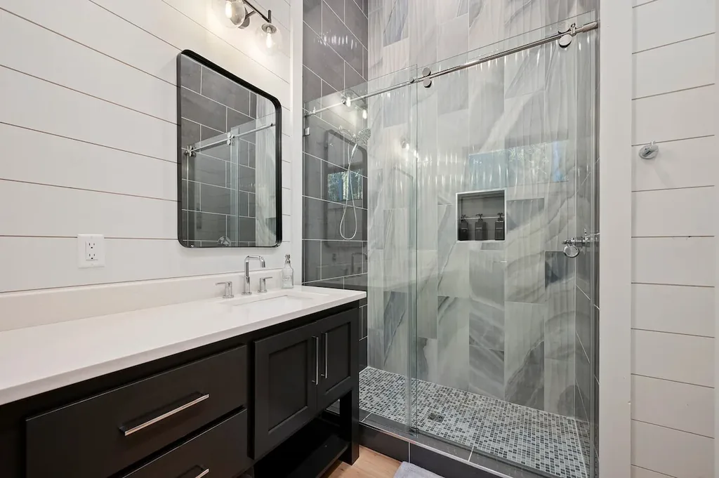 Full Bathroom 3 at The Arcadia in Broken Bow (view 1)