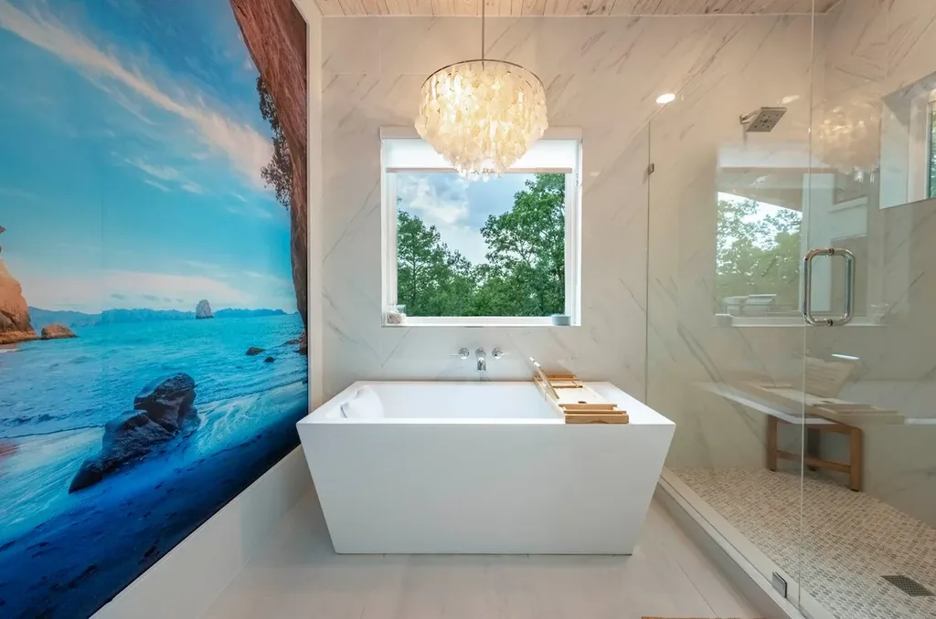 Full Bathroom 1 at The Aroha in Broken Bow — view 2