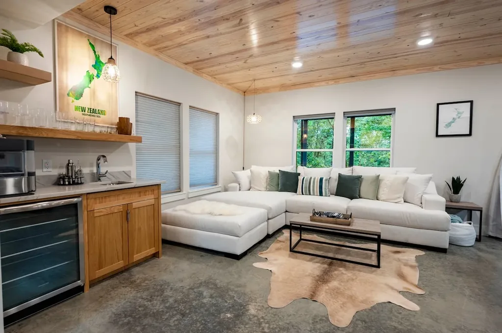 Game room lounge and wet bar at The Aroha
