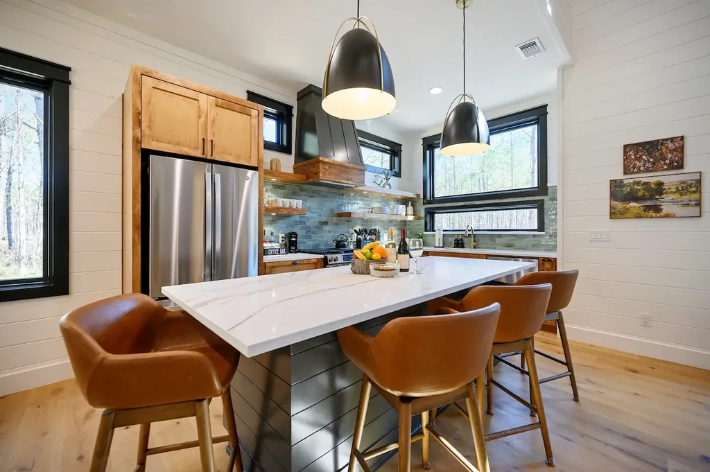 Blue Note kitchen island with bar seating