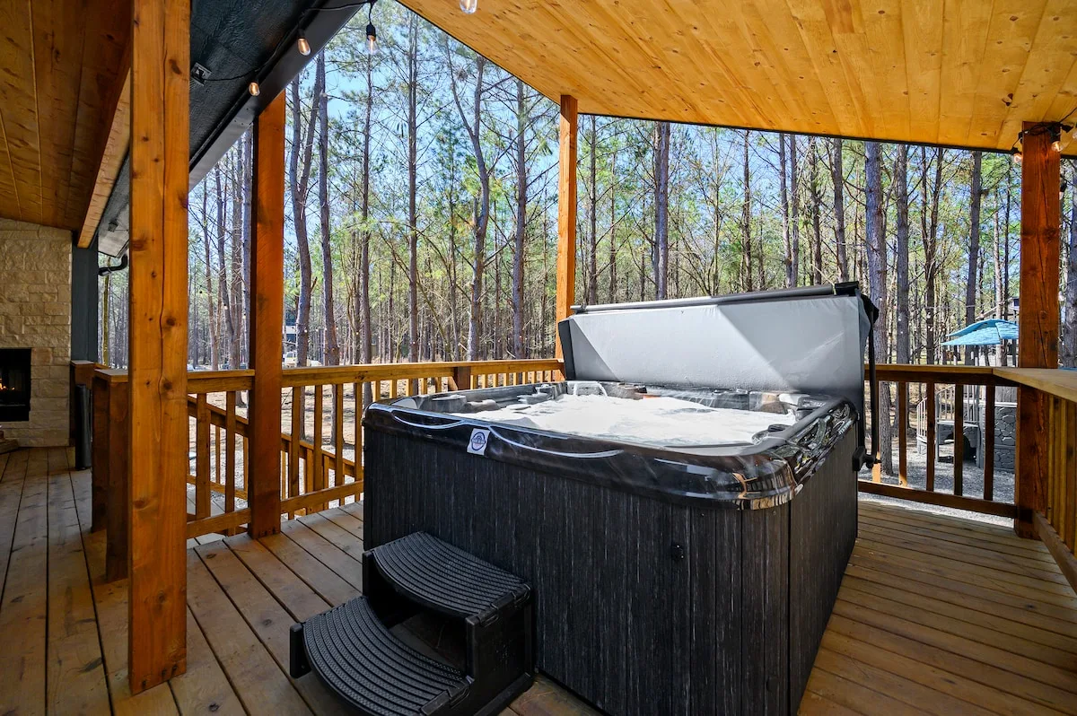 Private hot tub on Blue Note's covered deck