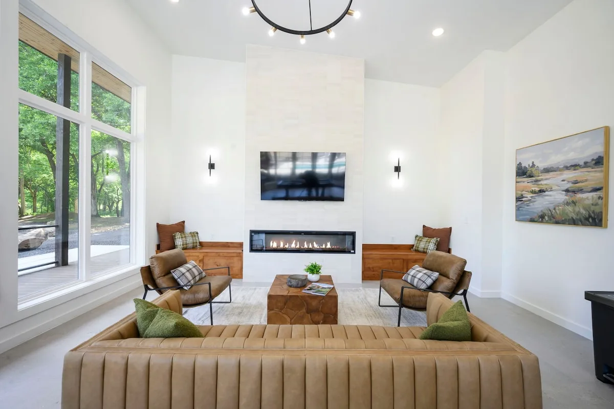 Shared community clubhouse available to Blue Note guests