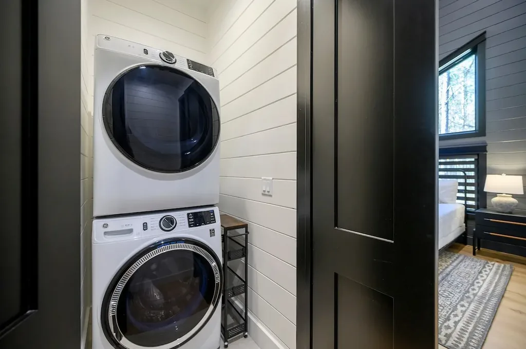 Blue Note — Laundry Area, Airbnb photo 54