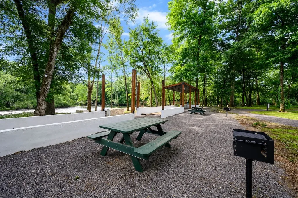 Blue Note — Resort Grounds & River Access, Airbnb photo 69