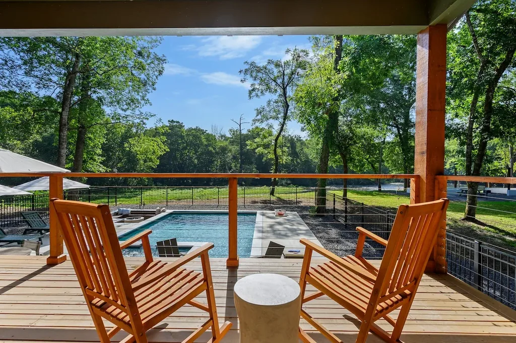 Clearwater balcony overlooking the Mountain Fork River