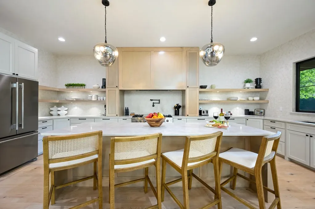 Kitchen island seating at Clearwater in Broken Bow