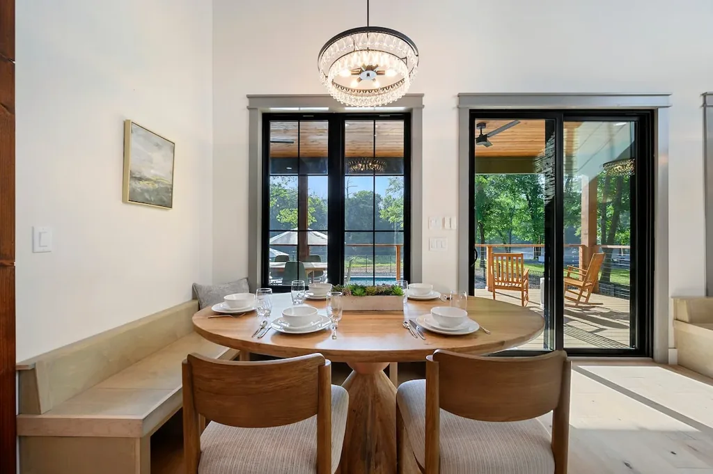 Dining area river view at Clearwater in Broken Bow