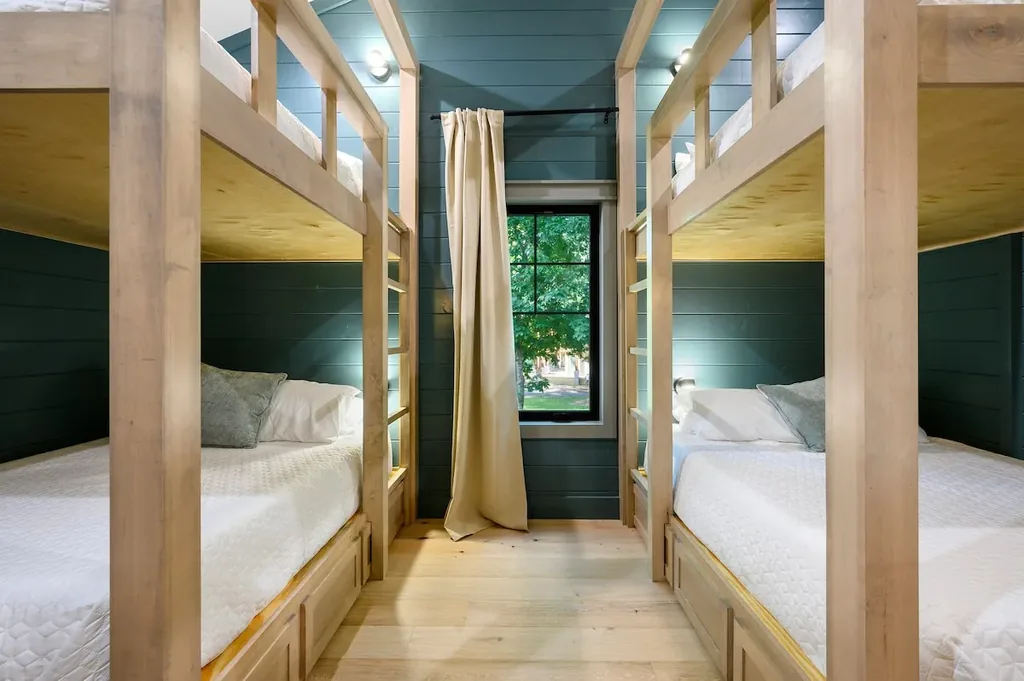 Queen bunk room at Clearwater in Broken Bow