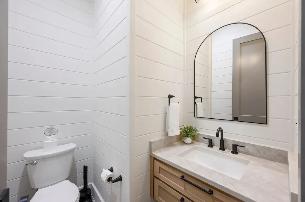 Half bathroom at Clearwater in Broken Bow