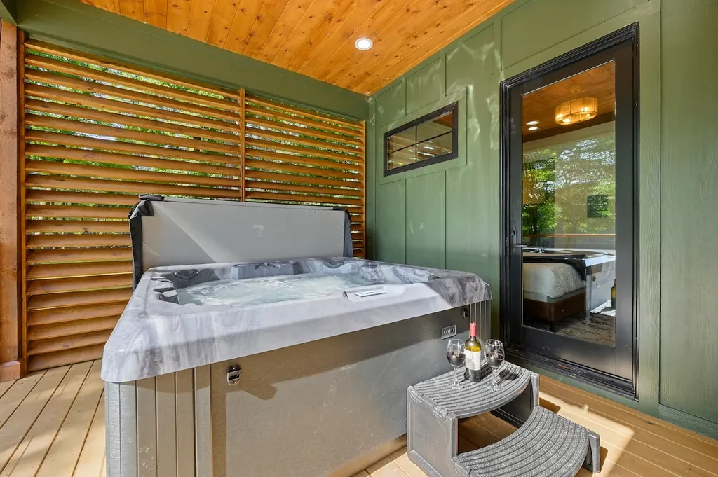 Private hot tub at Clearwater in Broken Bow