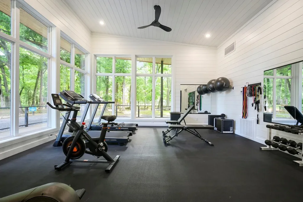 Shared resort clubhouse available to Clearwater guests
