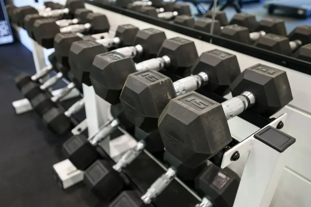 Shared resort gym dumbbells available to Clearwater guests