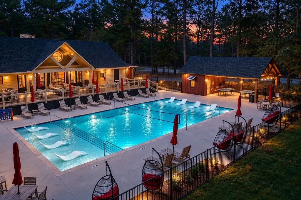 Shared resort pool available to DOLCE FAR NIENT guests