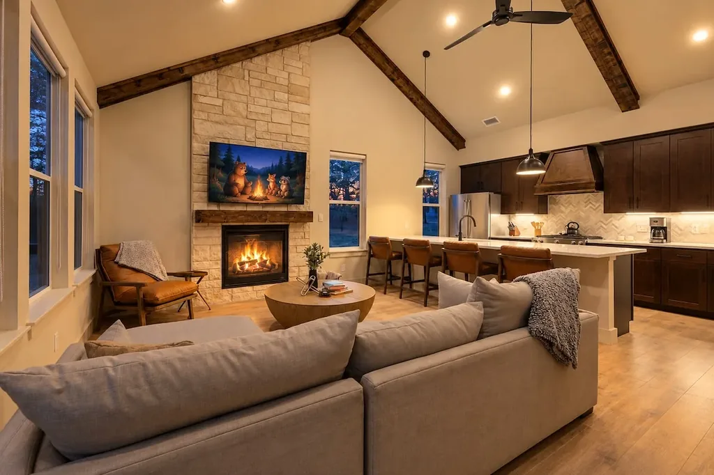 Living room fireplace at DOLCE FAR NIENT in Broken Bow