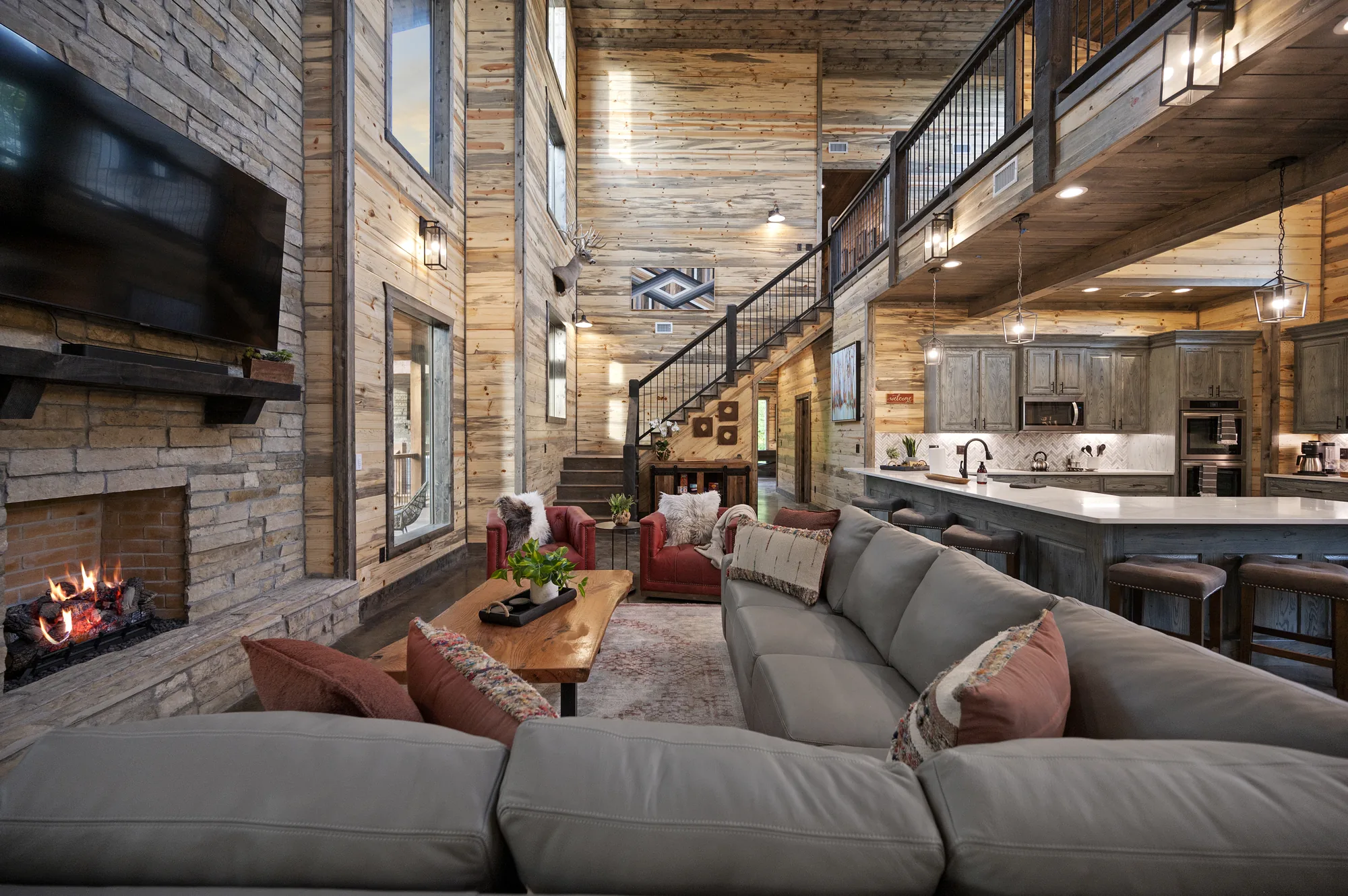 King suite with private ensuite bathroom at Dreams & Streams