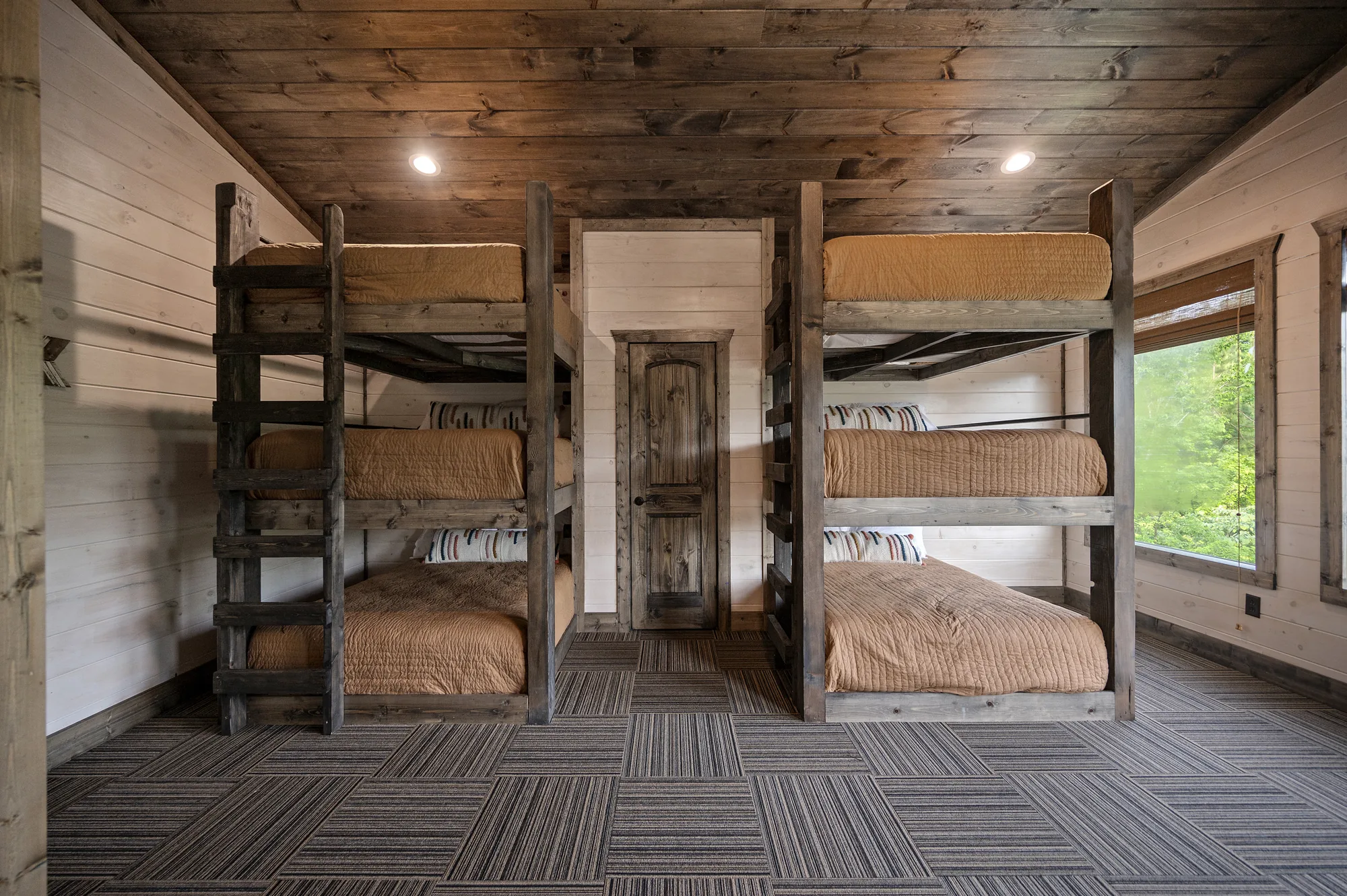 Bunk room 1 at Dreams & Streams with queen beds