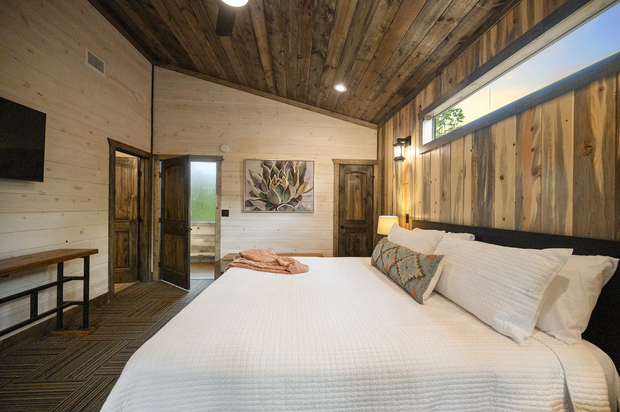 Walk-in shower at Dreams & Streams