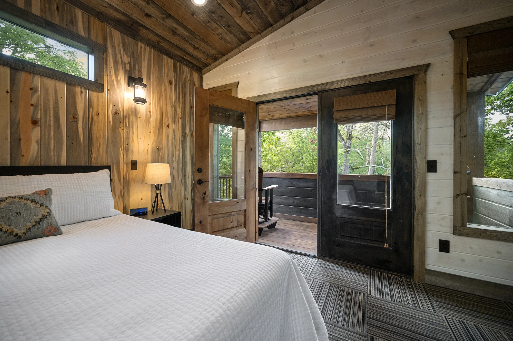 Interior view of Dreams & Streams luxury cabin in Hochatown, Broken Bow