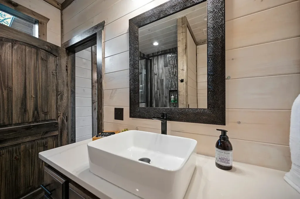 Dreams & Streams — Full bathroom 6 image 1