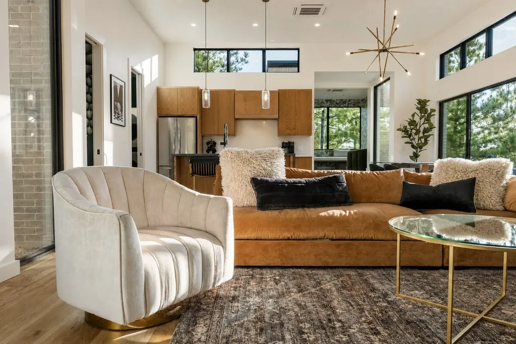 The Eleanor — architect-designed Broken Bow cabin for four, photo 15