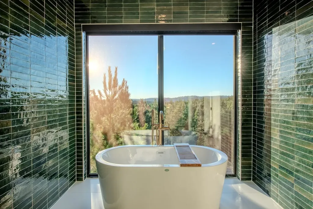 The Jade full bathroom 2 at Imperial Jade in Broken Bow