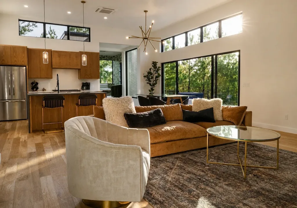 The Eleanor living room at Imperial Jade in Broken Bow