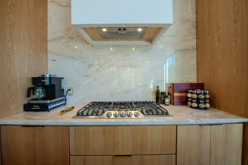 The Jade kitchen cooktop at Imperial Jade in Broken Bow