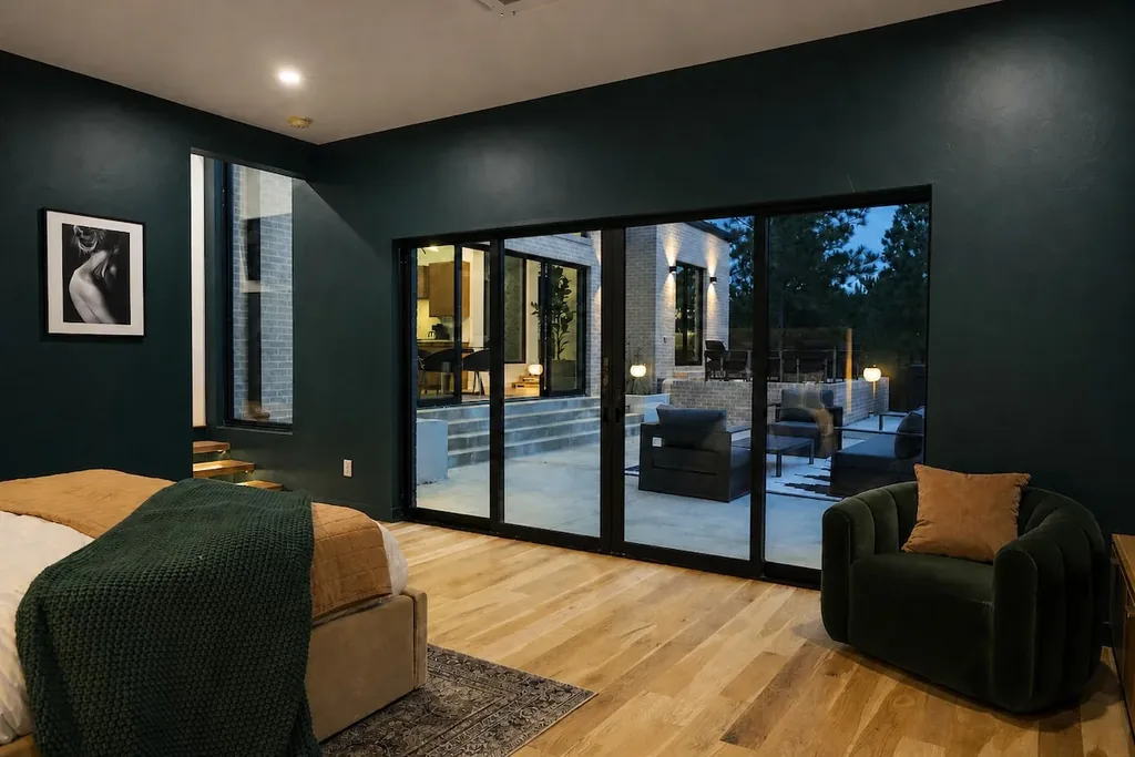 The Eleanor king bedroom patio at Imperial Jade in Broken Bow