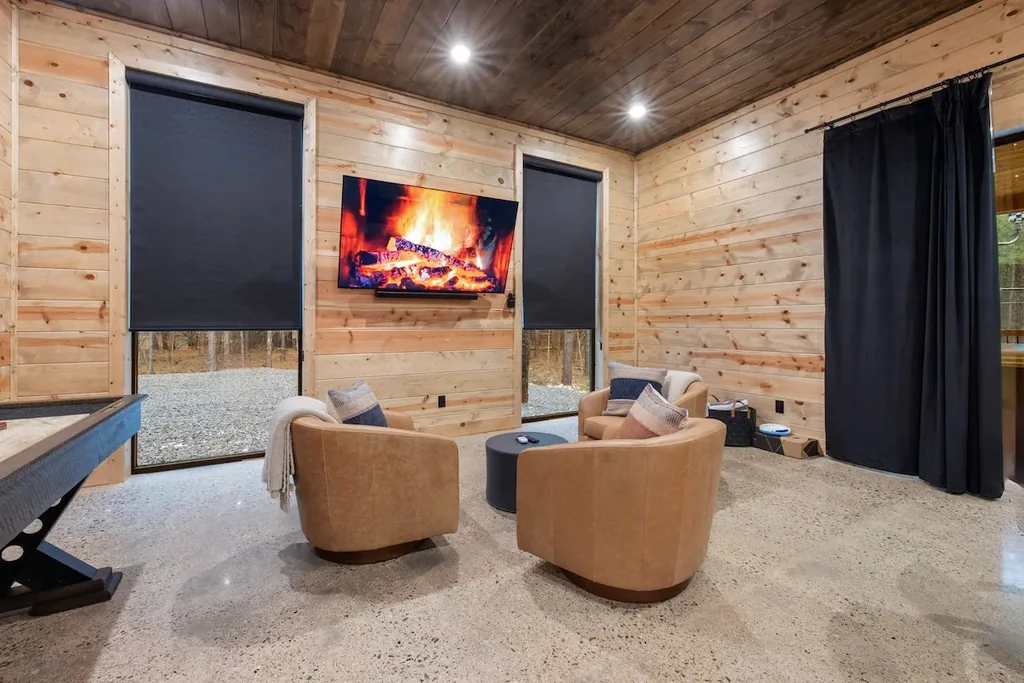 LivNLove / Grandiose — Game room 2 image 2