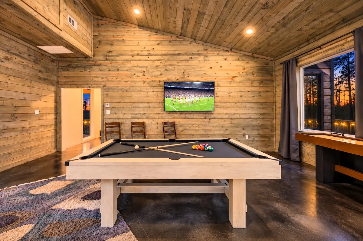 Private Miko Chukka game room with pool table and shuffleboard