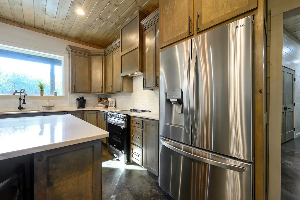Miko Chukka — Full kitchen image 4