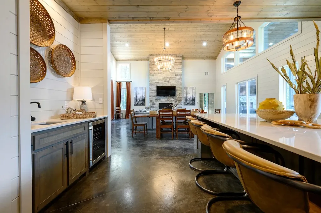 Miko Chukka — Full kitchen image 7