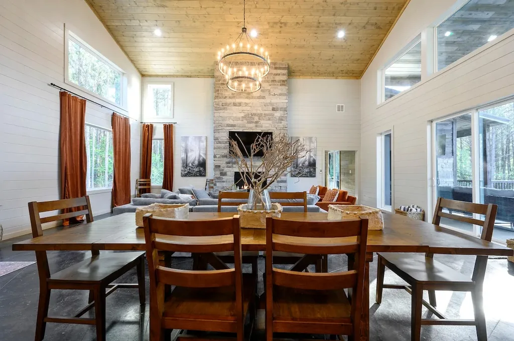 Miko Chukka — Dining area image 1