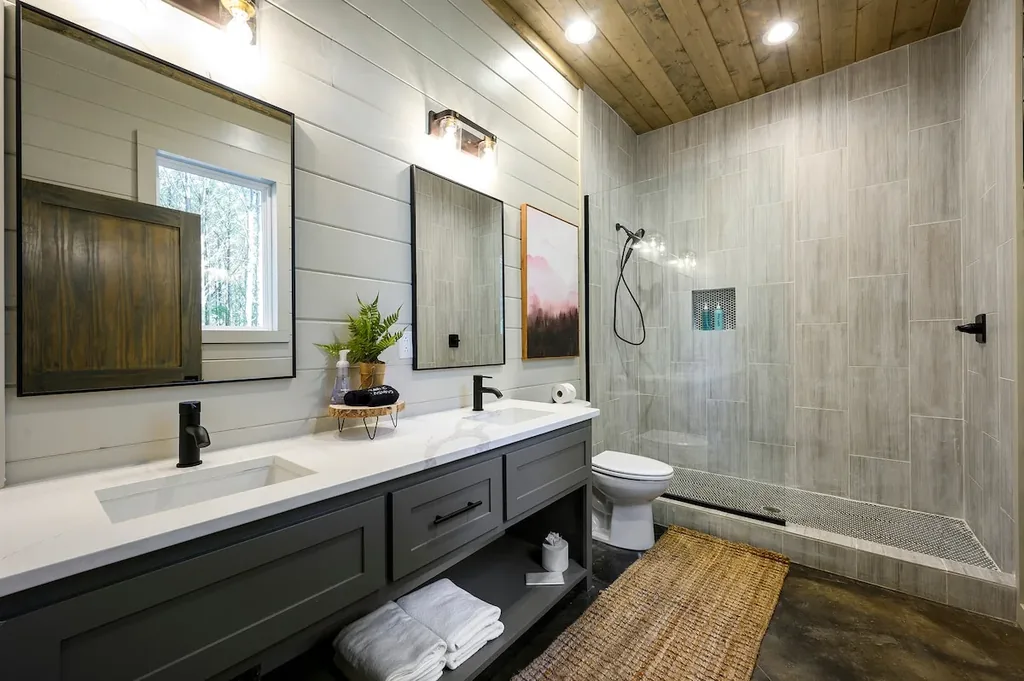 Miko Chukka — Full bathroom 1 image 1