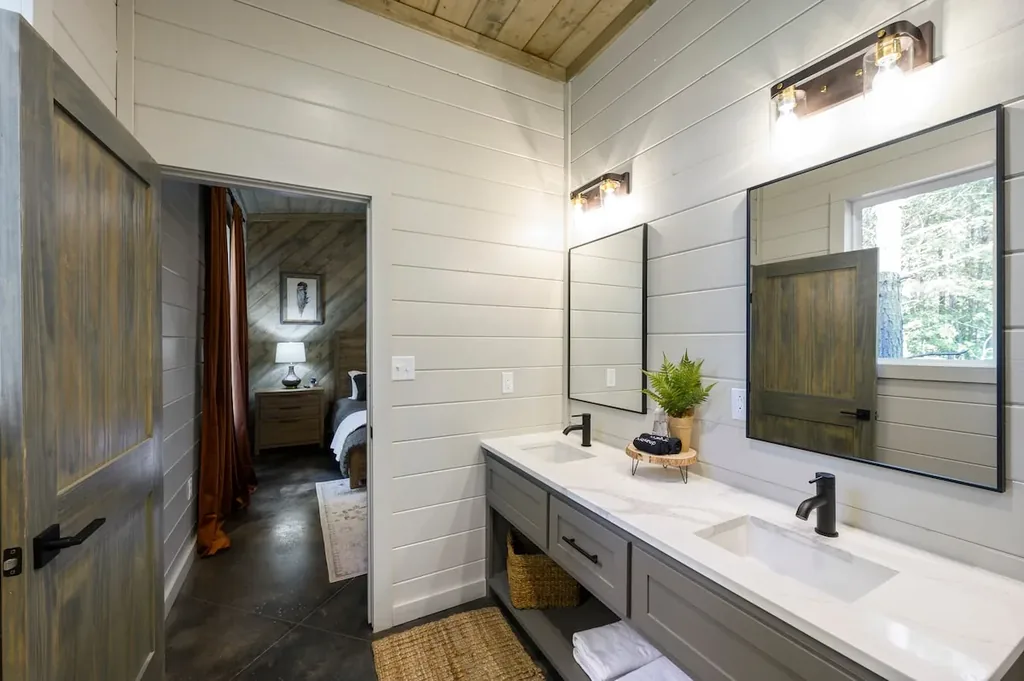 Miko Chukka — Full bathroom 1 image 2