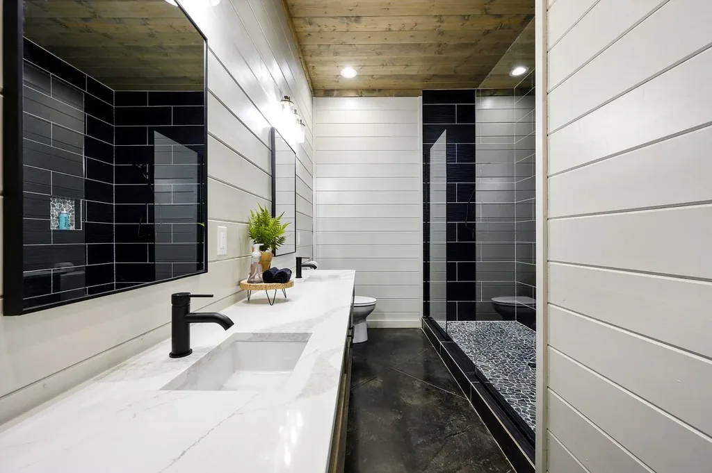 Miko Chukka — Full bathroom 2 image 1