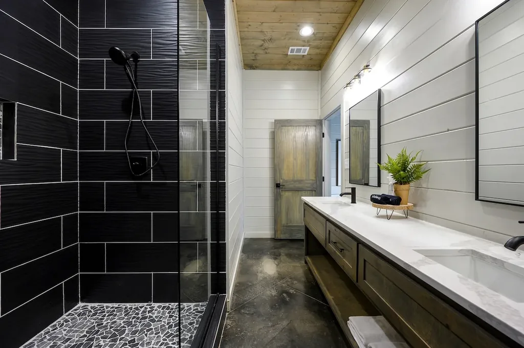 Miko Chukka — Full bathroom 2 image 2