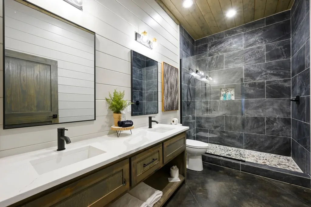 Miko Chukka — Full bathroom 3 image 1