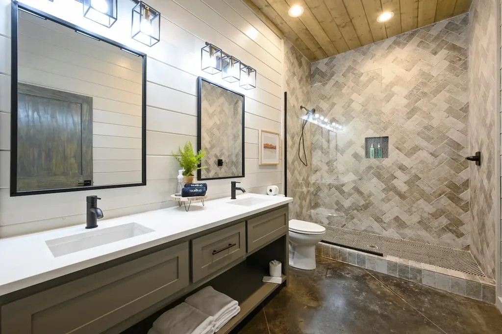 Miko Chukka — Full bathroom 4 image 1