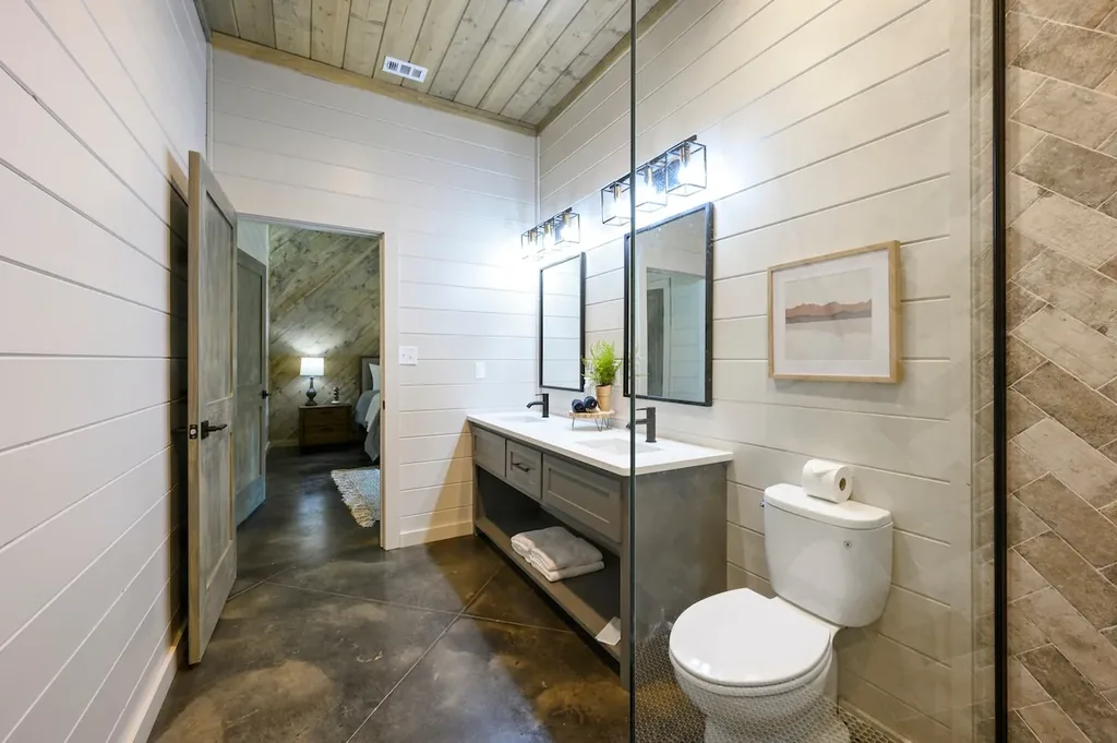 Miko Chukka — Full bathroom 4 image 2
