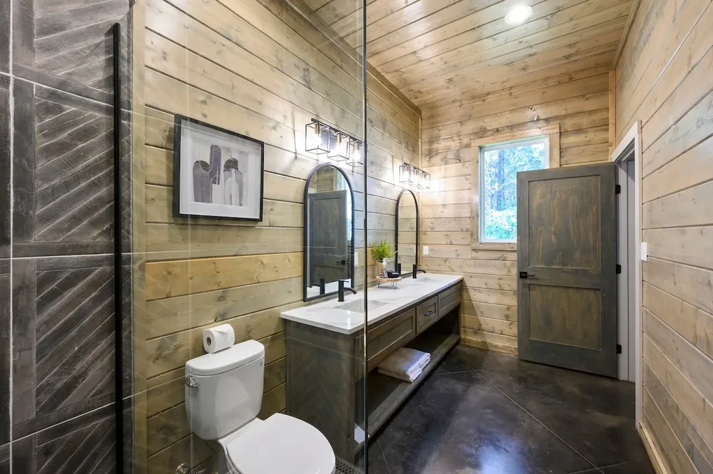 Miko Chukka — Full bathroom 5 image 1