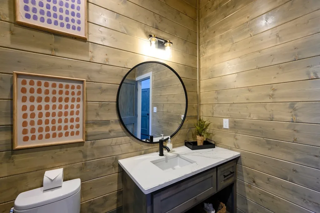 Miko Chukka — Half bathroom image 2