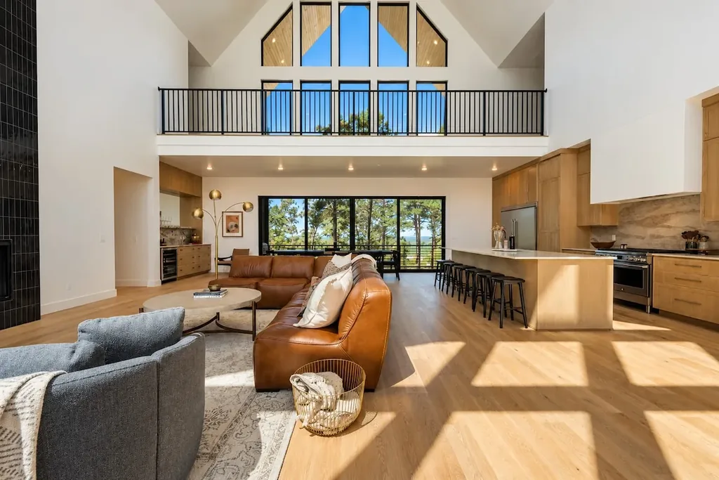 Sanctuary at the Summit — Living room image 14