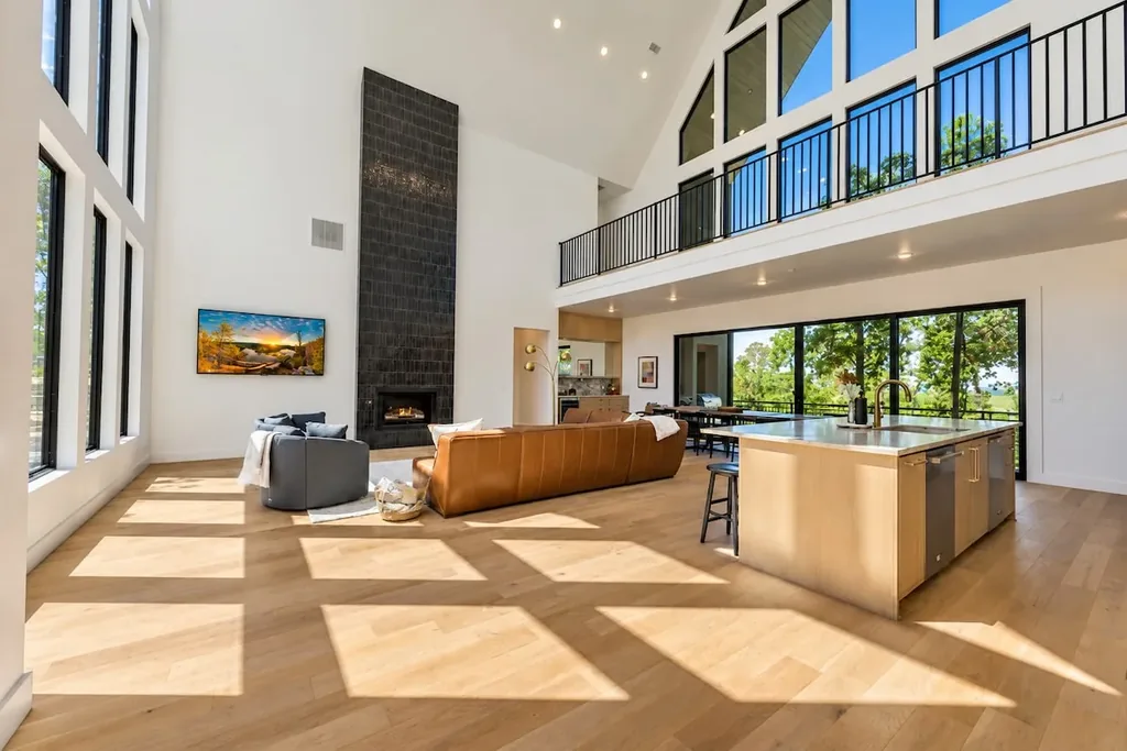 Sanctuary at the Summit — Living room image 15