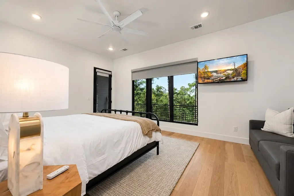 Sanctuary at the Summit — Bedroom 2 image 1